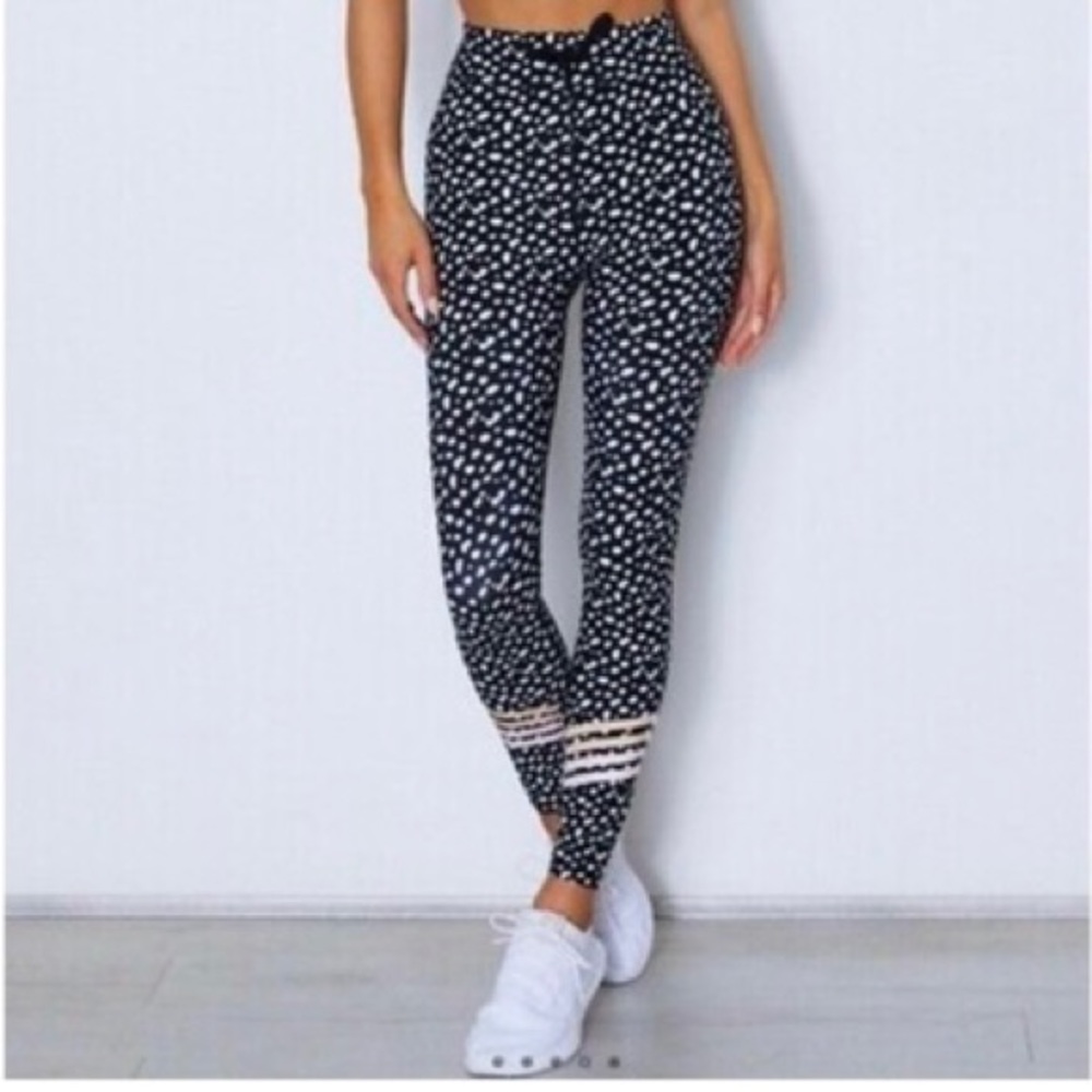 Sarah’s Day WFA 101 Day Dreamer Leggings